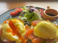 三文鱼班尼迪克蛋-CafeDuVillage乡村咖啡馆(美邻苑店)
