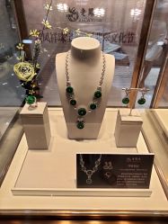 -周大福CHOW TAI FOOK(欧亚卖场店)