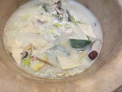 -滇香肴·云南菜蒸汽石锅鱼(云南北路店)