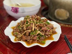 泡菜炒肉丝-谭家菜农夫山庄