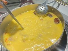 -洪氏嗨捞·广东猪肚鸡·椰子鸡火锅(西咸万象城店)