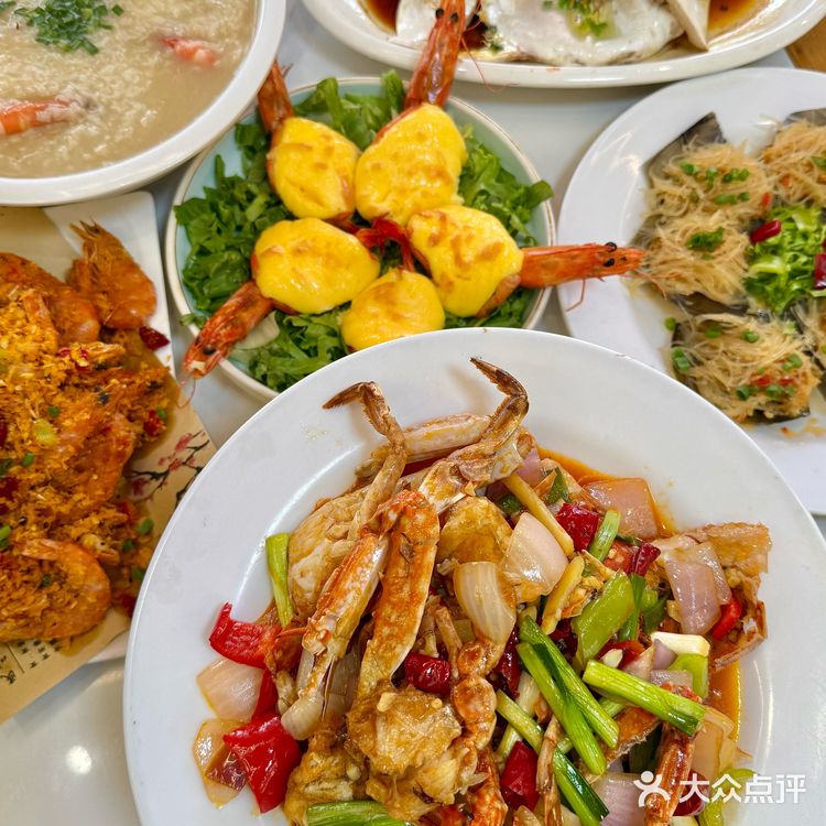 侨港风情街这边平价又美味的海鲜！！