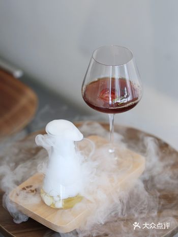 烟雨龙井。很仙很漂亮但没喝明白