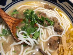 -鑫花溪牛肉米粉(东环大润发店)