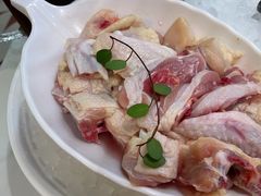 -洪氏嗨捞·广东猪肚鸡·椰子鸡火锅(西咸万象城店)
