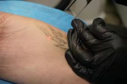 点击看大图 -冰岛刺青·手工耳饰品售卖·专业纹身