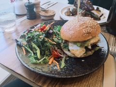 chicken&nbsp;burger-FLOVIE FLORIST CAFE