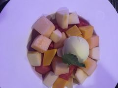 -樱花里音乐餐吧·牛扒椰子鸡(东圃店)