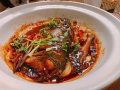 凤爪焗鱼头-周家二小姐的菜(西津渡店)