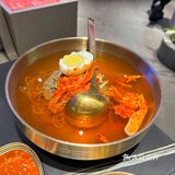 听说西塔老太太特别火，专门赶在饭口前，十一点半到的店里