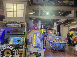 -卡通尼乐园(新达汇三林店)
