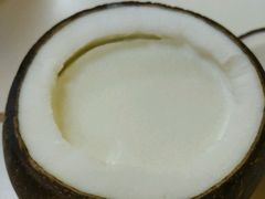 -志龙皇冠吃货椰子铺
