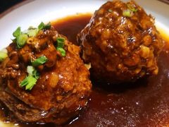 鸭蛋黄狮子头-梅飞酒家(名辉豪庭店)