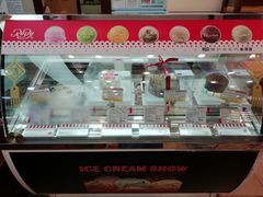 -红宝石·鲜奶小方·海派西点房(南丹店)