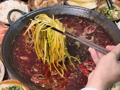 -黄潇洒老火锅(九眼桥宏济巷店)