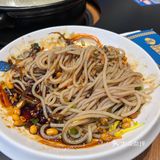 吃菌火锅呢，当然要吃当地的品牌