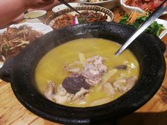 -老滇山寨•云南特色菜•地方菜•民族风情歌舞表演(金碧店)