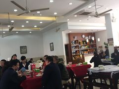 -侬佳蒸菜馆(听潮店)