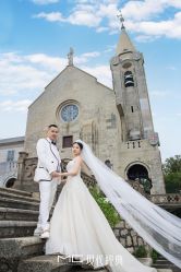 -现代经典婚纱摄影