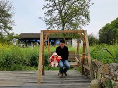 -田园东方蜜桃村的田野营地