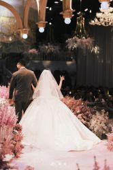 -拉瑞娜LaReine婚纱礼服高级定制