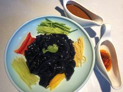天山自制黑酿皮-品质伊骊新疆菜(紫金店)