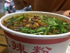 -郎吞虎咽酸辣粉(第一桥店)