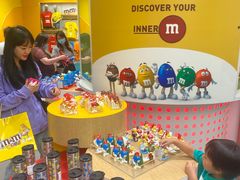 -m豆巧克力世界(上海世茂广场店)