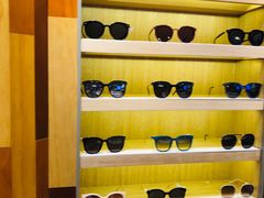 -LOOK眼镜·蔡司依视路配镜(宝山万达店)