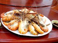 白灼河虾-亚荣河鲜