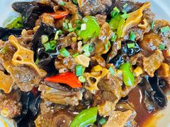 红烧牛尾-阿木怪味牛骨头