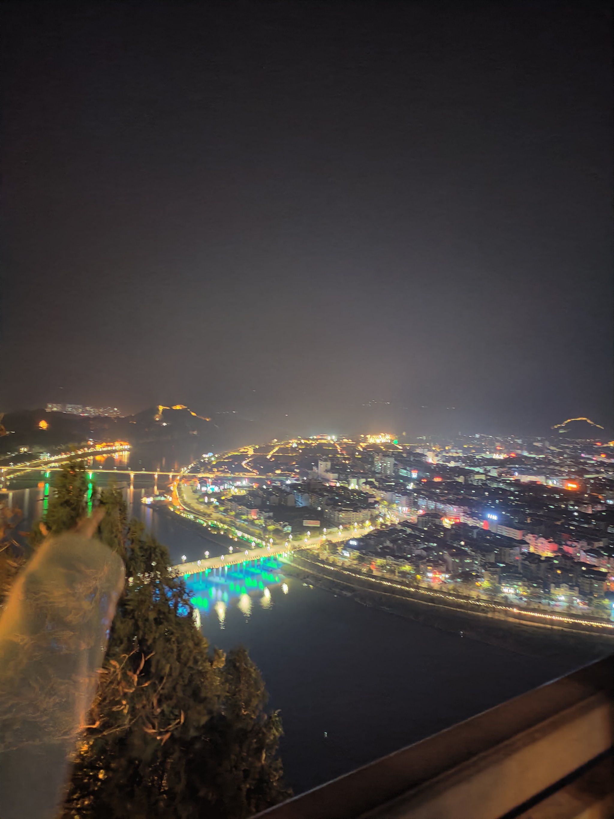 阆中白塔山夜景