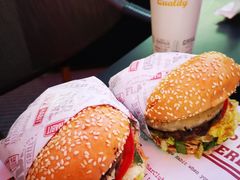 -The Habit Burger Grill 哈比特汉堡(世博店)