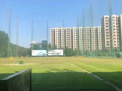 -仙霞高尔夫练习场-停车场