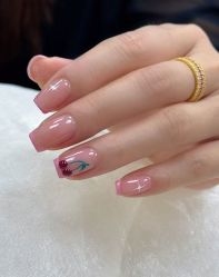-芊屿芊浔美甲