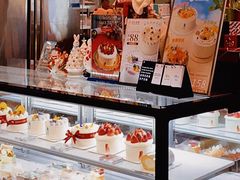 面包甜点陈列柜-卷心卷意·轻甜蛋糕(新光天地店)