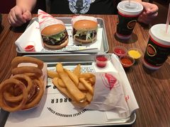 -FATBURGER 特富客汉堡(外交公寓店)