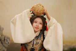 -一揽芳华汉服旗袍体验馆(拙政园店)