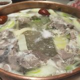 团购：双人餐有一牛肉，一羊肉，还有蔬菜和豆皮粉丝