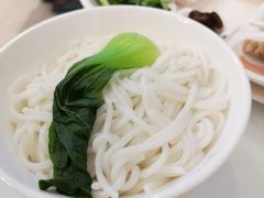 番茄味过桥米线-在蒙自过桥米线
