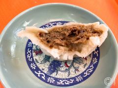 爆汁牛肉汤包-老新隆牛肉锅贴(新街口店)