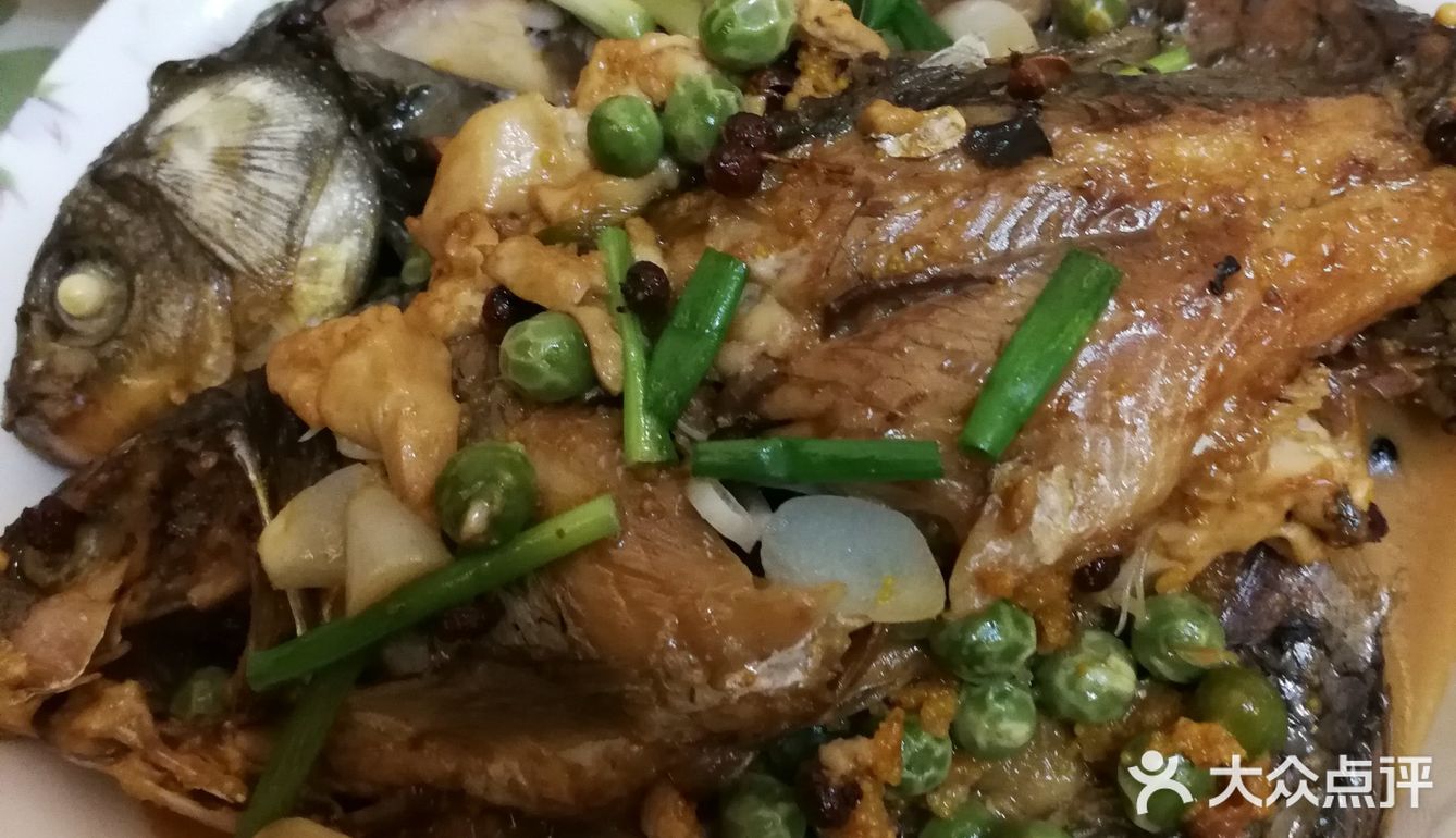 自制减脂餐7好吃的舔盘的鲫鱼炖豆腐[调皮]