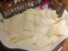 -老牌坊云南鱼豆花火锅(爱建店)