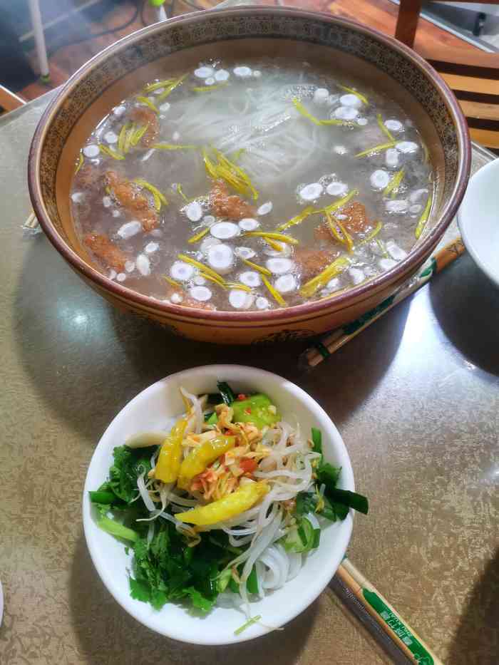 火烧房子菊花米线(护国路店)-"吃了一个,比自己头都还大的米线.