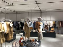 -URBAN REVIVO(欢乐海岸购物中心店)