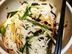 鸡丝凉米线-云海肴·汽锅鸡·云南代表菜(天津国金汇店)