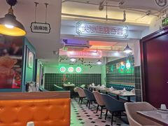 大堂-东鑫记港式茶餐厅(南京东路店)