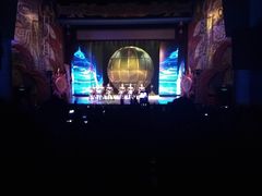 -工人俱乐部剧场杂技表演