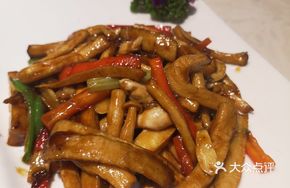 Bamboo Shoot Mushroom Stir-fried with Clams