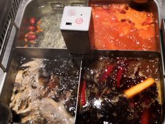 四宫格火锅-海底捞火锅(万丰桥店)